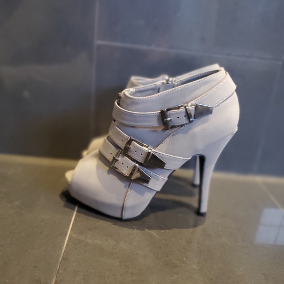 Peep toe ankle boots - Picture 5 of 7